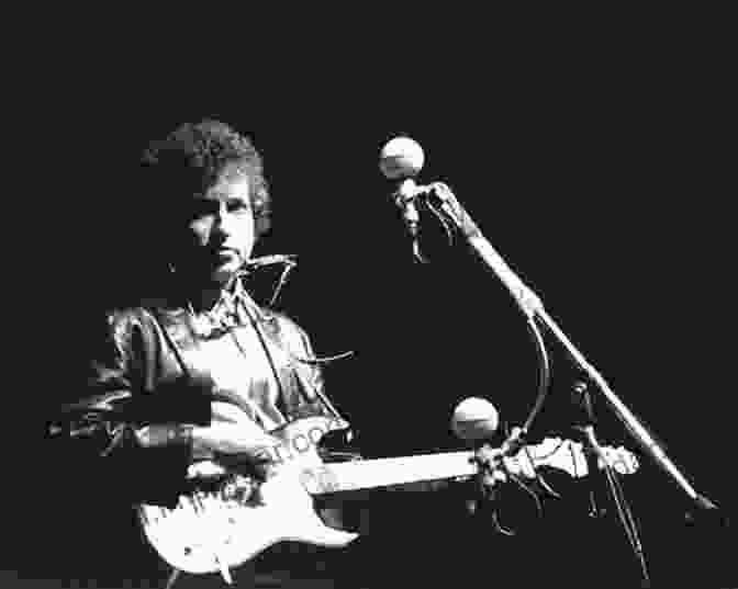 Bob Dylan Performing At The Newport Folk Festival In 1965 Dylan Goes Electric : Newport Seeger Dylan And The Night That Split The Sixties